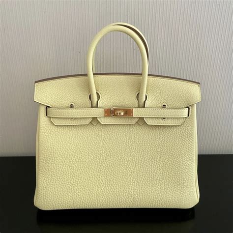 Hermès Birkin 25 Jaune Poussin Togo Gold Hardware GHW.